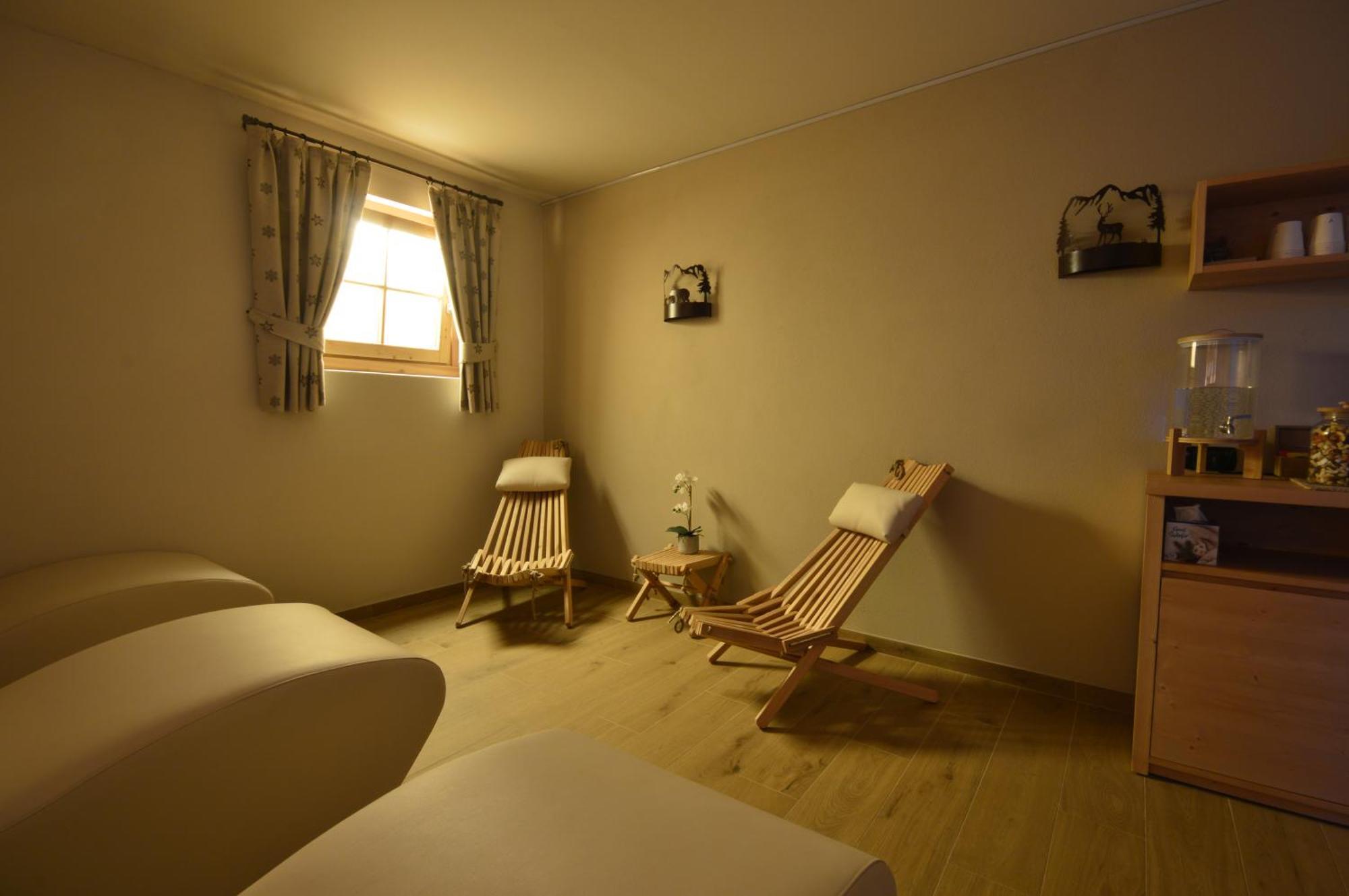 Hotel Garni Sant'Antonio Con Spa Madonna di Campiglio Exterior photo