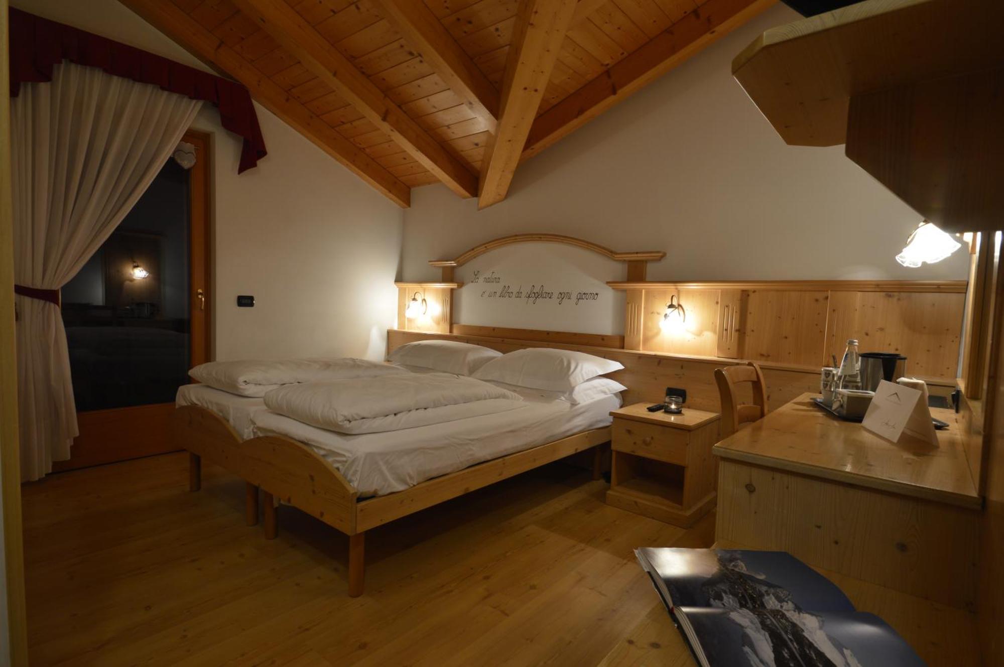 Hotel Garni Sant'Antonio Con Spa Madonna di Campiglio Exterior photo